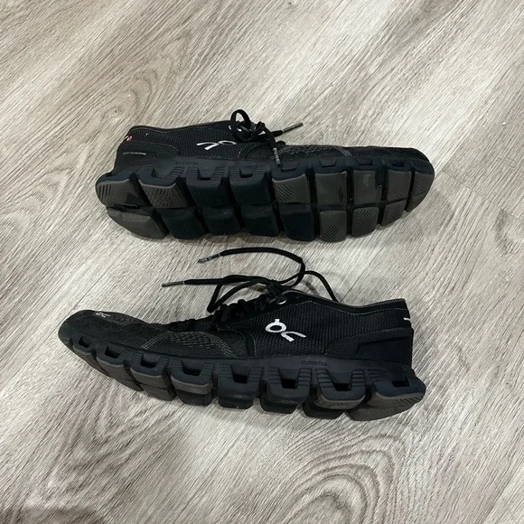 On Running Cloud X sneakers Size 9 - Picture 6 of 11